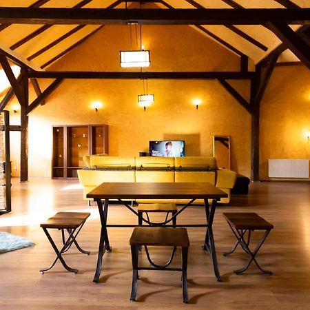 The Attic - Large Open-Space In The Old Town Of Brasov, Minutes Away From The Black Church Buitenkant foto