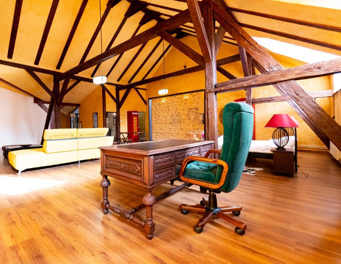 The Attic - Large Open-Space In The Old Town Of Brasov, Minutes Away From The Black Church Buitenkant foto