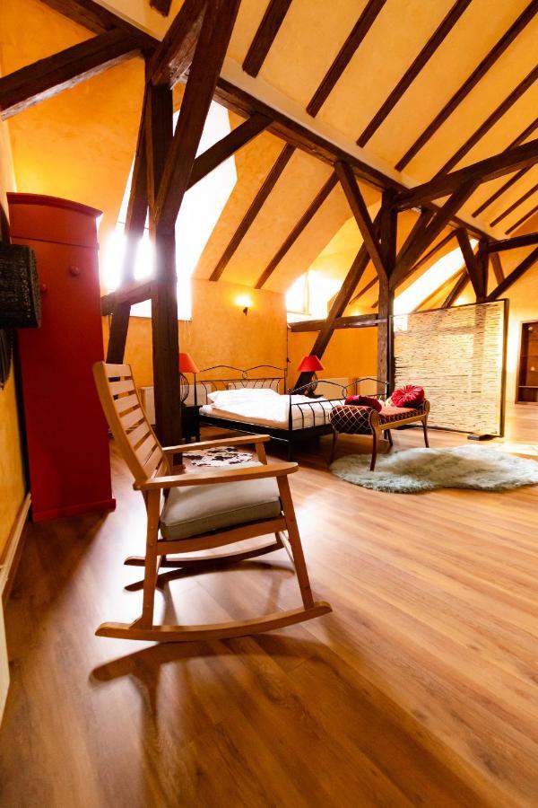 The Attic - Large Open-Space In The Old Town Of Brasov, Minutes Away From The Black Church Buitenkant foto