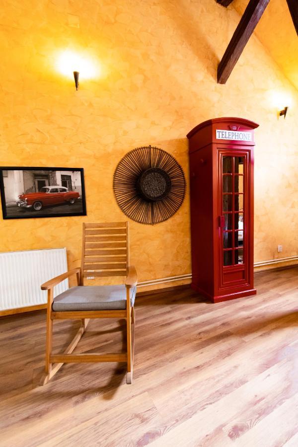 The Attic - Large Open-Space In The Old Town Of Brasov, Minutes Away From The Black Church Buitenkant foto